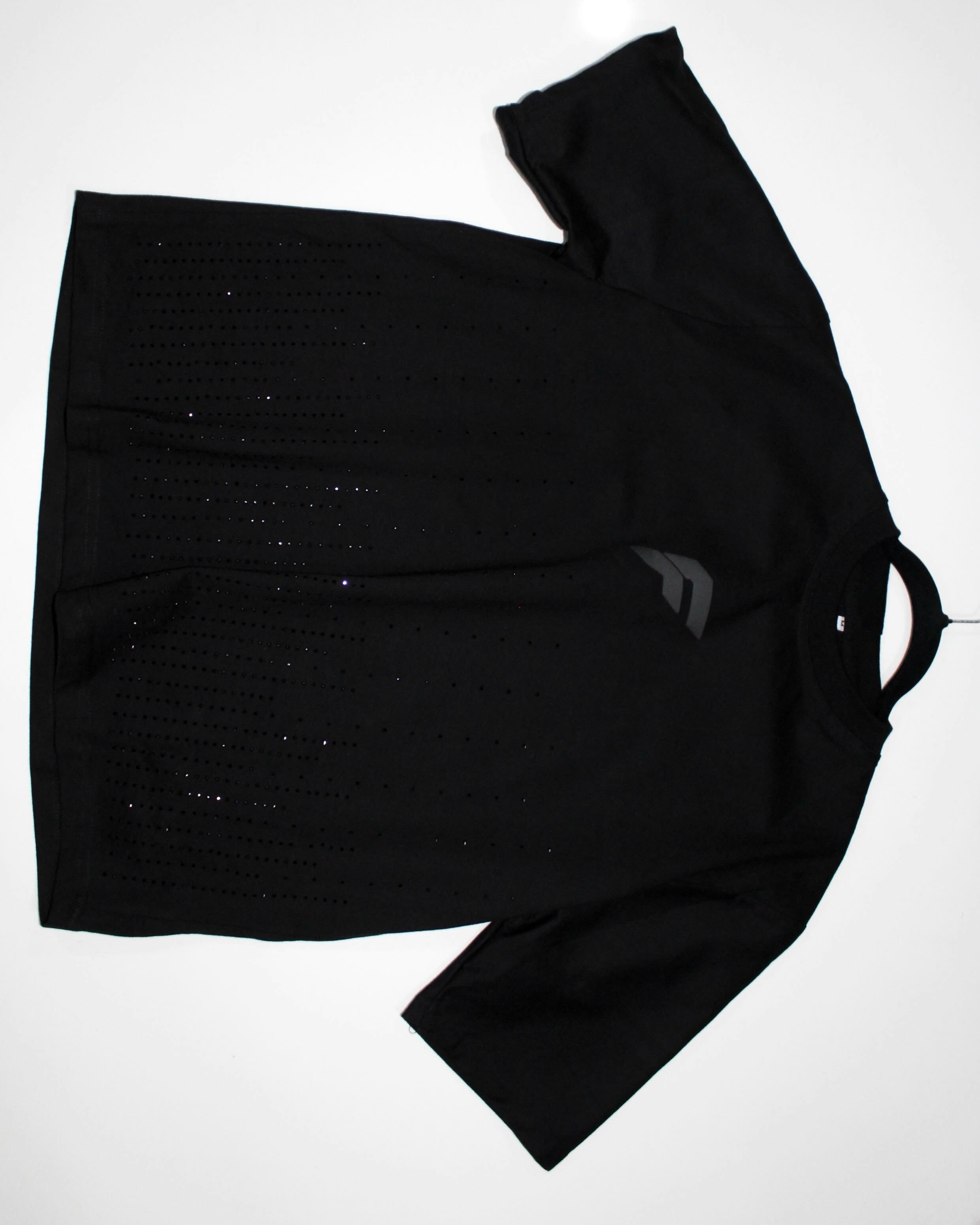 CRYSTAL VOID TEE
